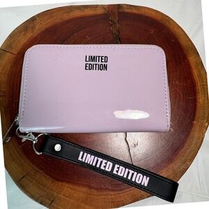 Limited Edition Lavender Patent Zip‎ Around Wristlet Wallet Purple Graphic